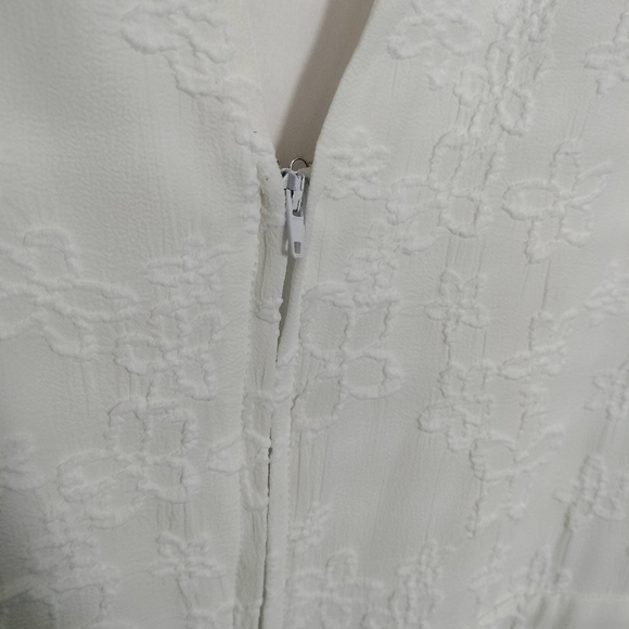 Torrid White Textured Floral Fit Flare Sleeveless Dress 18 Wedding Vacation - Picture 9 of 13